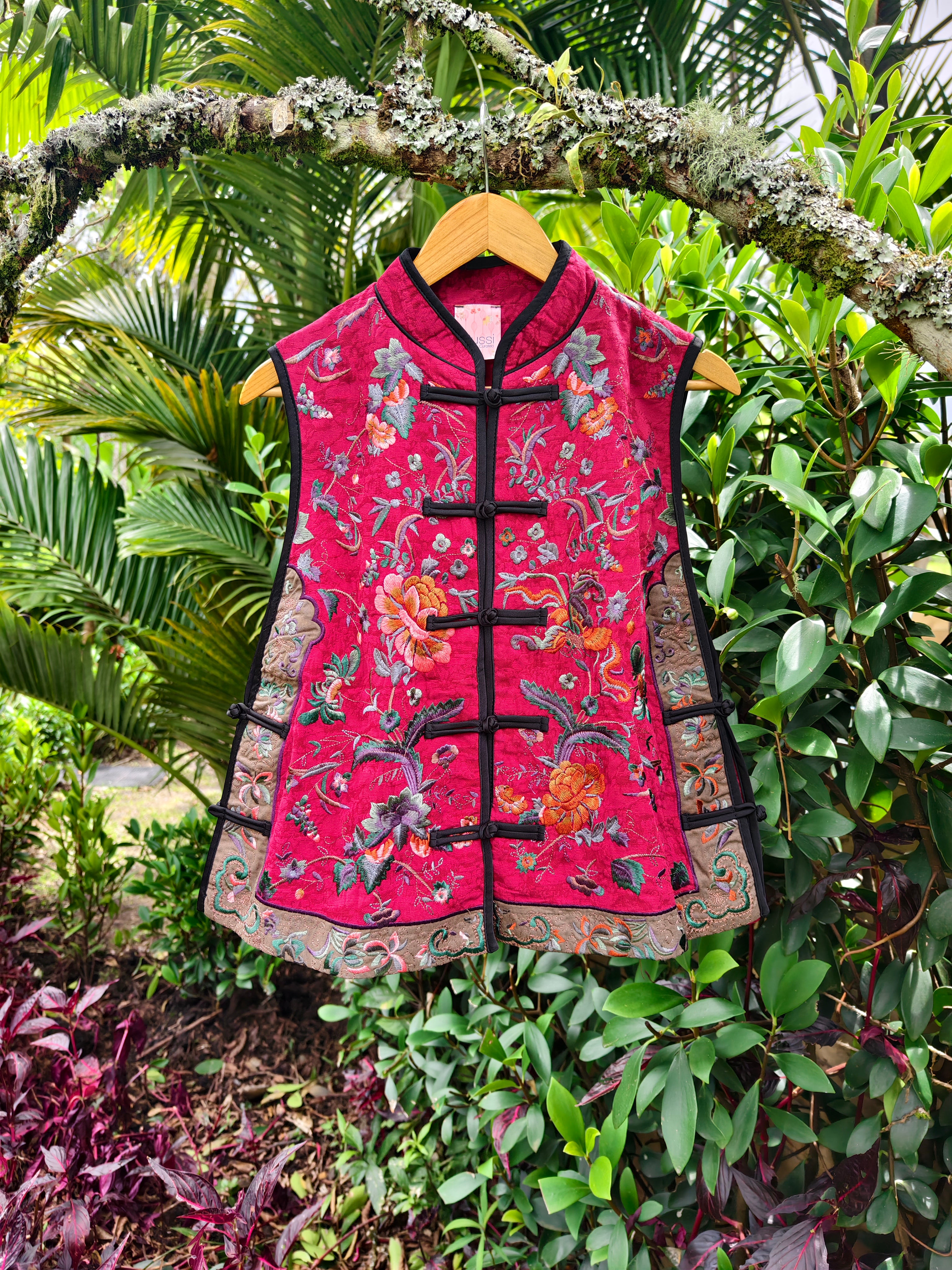 Tokyo raspberry vest