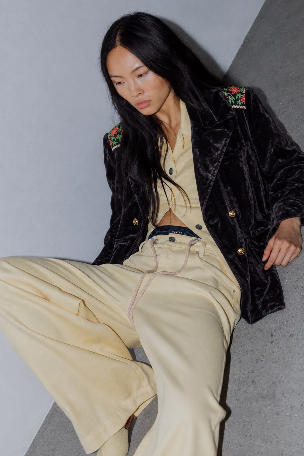 Russi black blazer